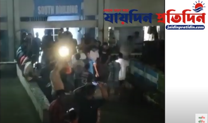 ১৫ আগস্ট উপলক্ষ্যে ঢাবিতে ডিজে পার্টি (ব্যঙ্গ করে) 