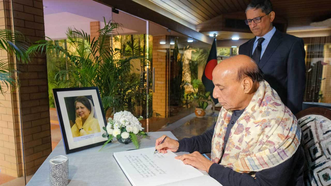 বাংলাদেশ–ভারত সম্পর্ক উন্নয়নে খালেদা জিয়ার ভূমিকার প্রশংসা রাজনাথের