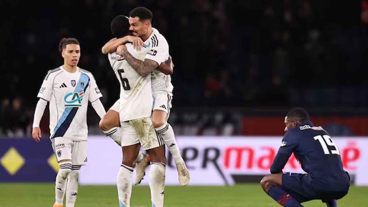 প্যারিসের কাছে হেরে বিদায় পিএসজির