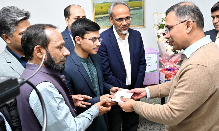 প্রথম স্থান অর্জন করায় শান্ত পেল তারেক রহমানের বিশেষ উপহার