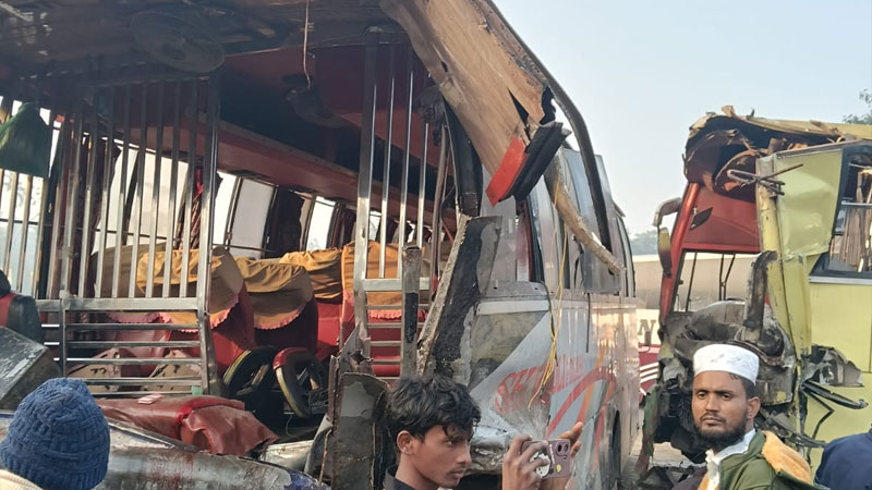 সিলেটে তিন বাসের সংঘর্ষে নিহত ২, আহত ১২