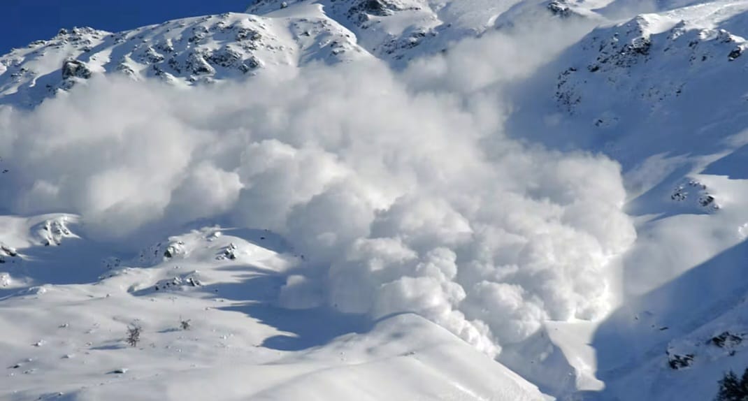 অস্ট্রিয়ায় তুষারধসে মৃতের সংখ্যা বেড়ে ৮