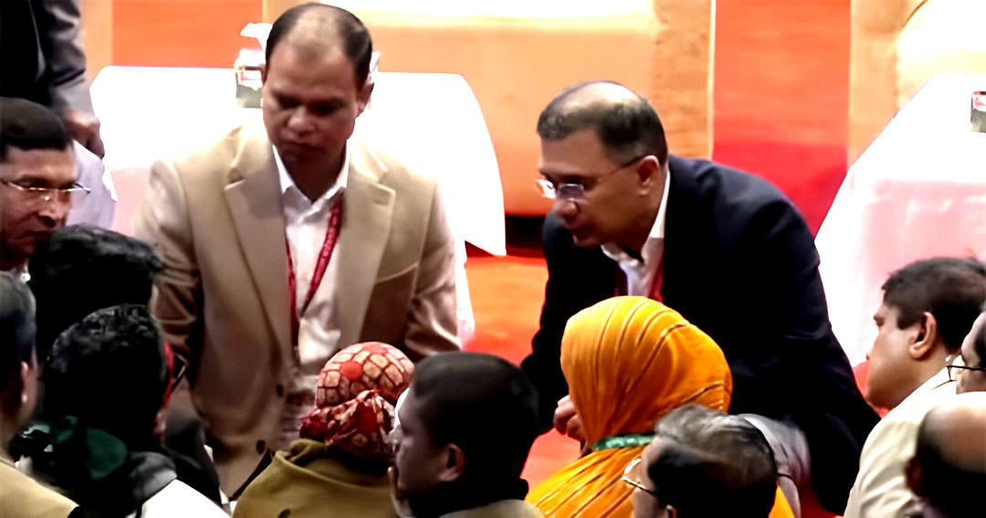 জুলাই শহীদ ও আহতদের পরিবারের সঙ্গে তারেক রহমানের মতবিনিময়